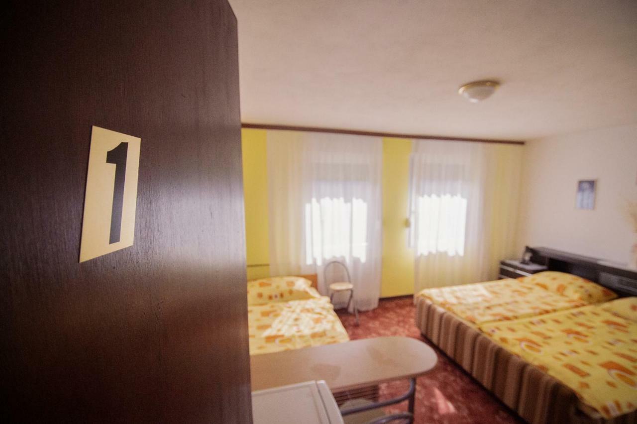 Apartmaji Berginc كوباريد المظهر الخارجي الصورة